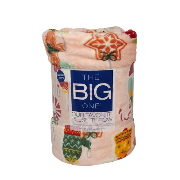 The Big One Oversized Plush Throw Blanket Ornaments 6'x5' Holiday Christmas - Picture 1 of 8